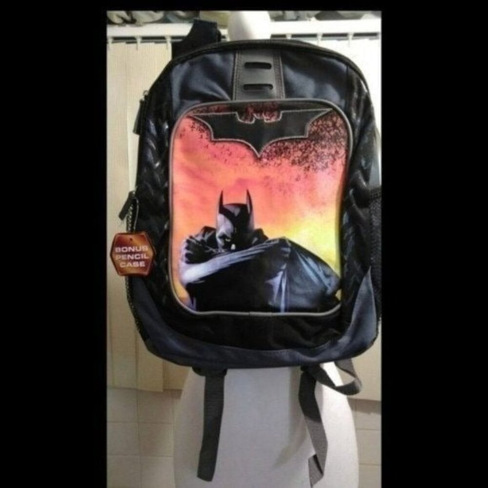 BATMAN BEGINS BACKPACK W/BONUS PENCIL CASE (NWT)